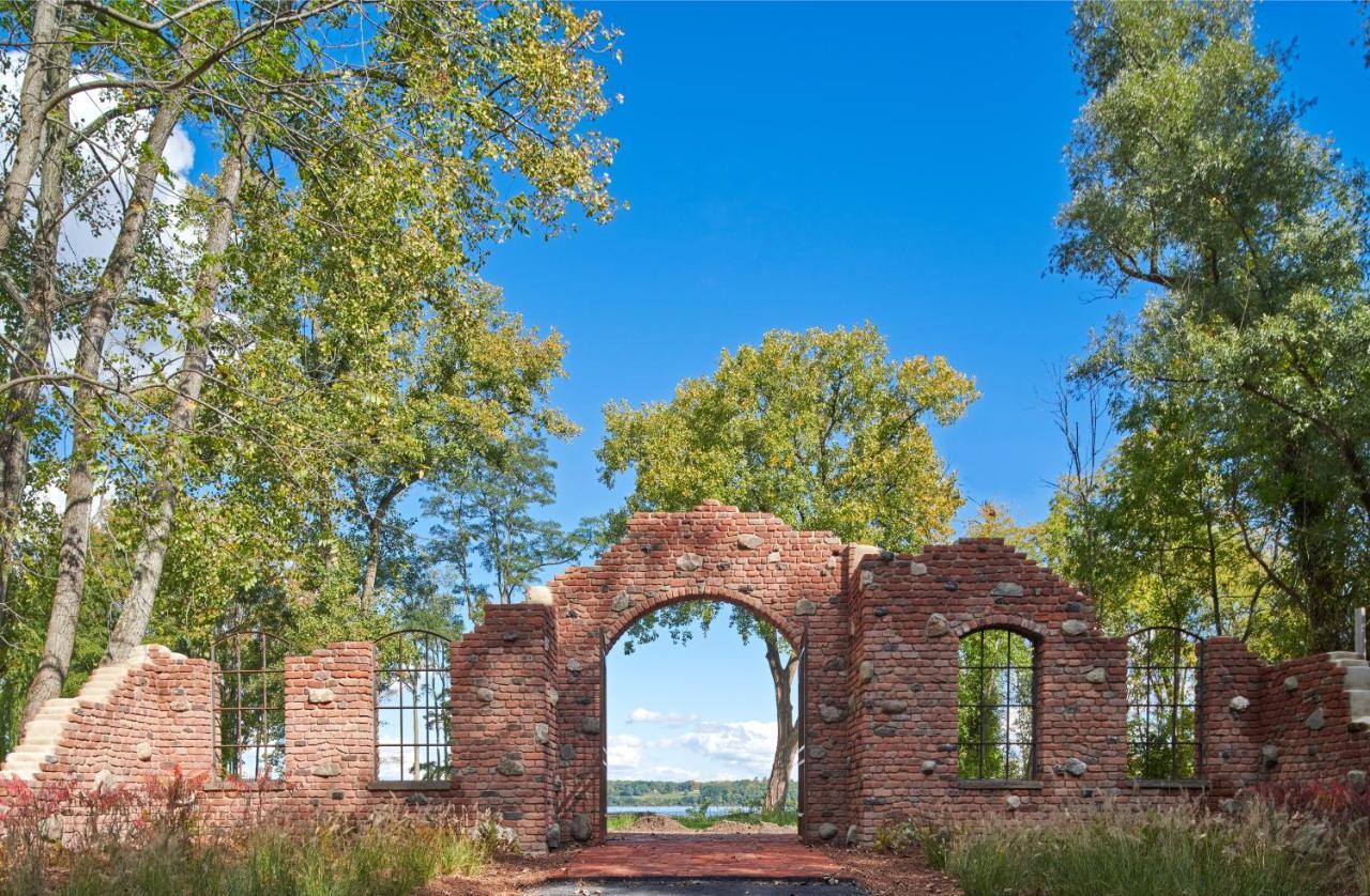 Hutton Brickyards Riverfront Hotel & Venue Kingston Exteriör bild